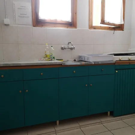 Arleta's Sunny Guest house 3*