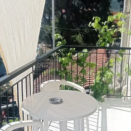 Arleta's Sunny Πανσιόν