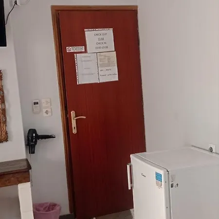 Arleta's Sunny Πανσιόν 3*