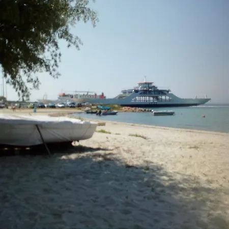 Arleta's Sunny Guest house 3*