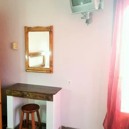 Arleta's Sunny Guest house 3*