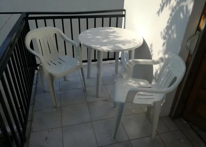 ゲストハウス Arleta's Sunny 3*