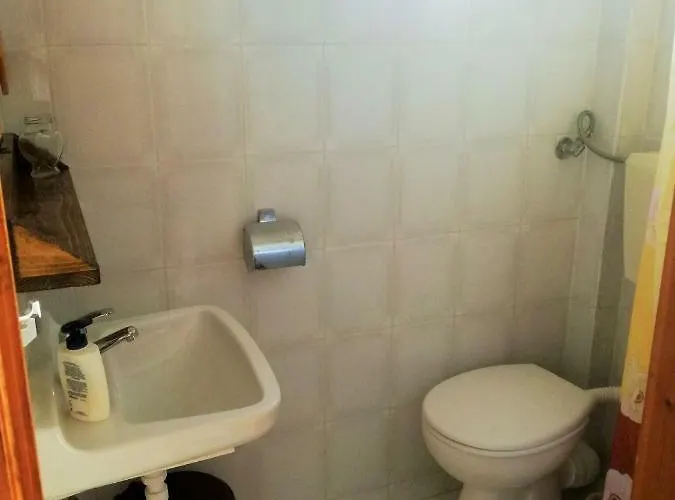 ゲストハウス Arleta's Sunny Prínos